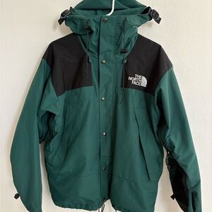 The North Face Forest Green and Black Outdoor Jacket, Men’s Medium